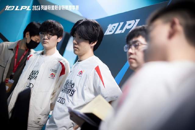 通过快速的 通过快速的