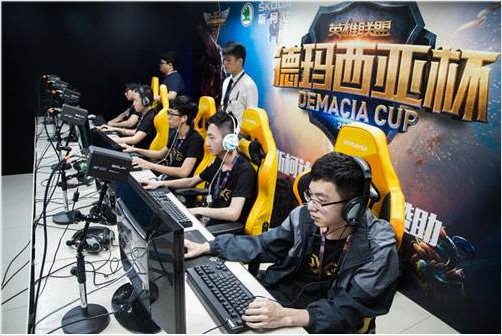 她们不断尝 她们不断尝